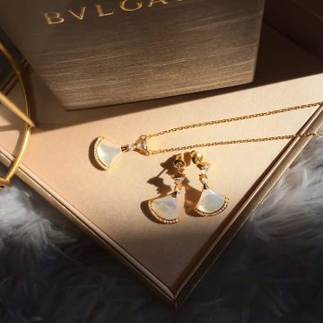 Bulgari Jewelry Set with Necklace and Earrings - AjmanShop