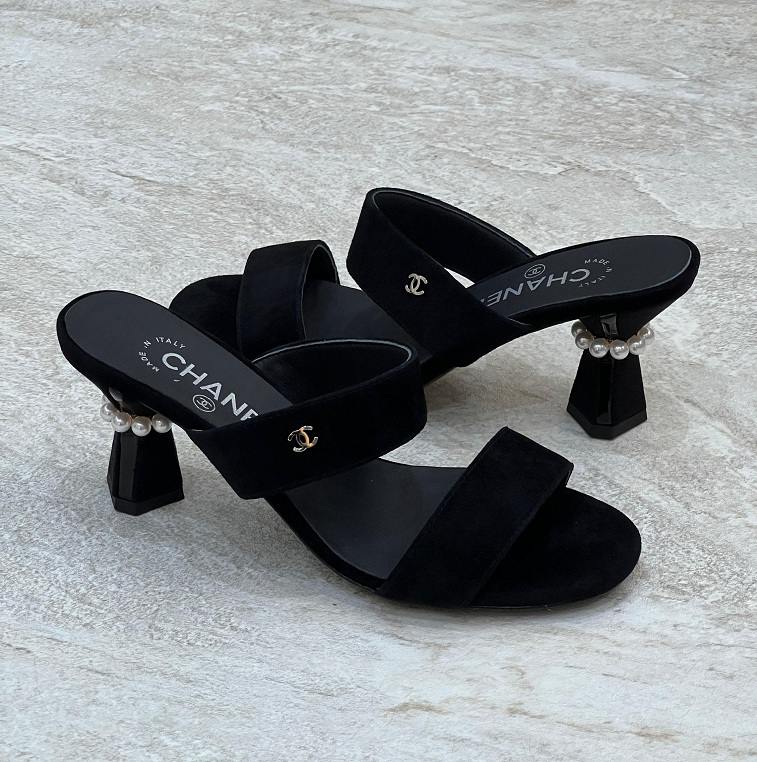 Chanel Vintage Pearl Heels, Black - AjmanShop
