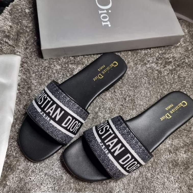 Christian Dior Slipper with Logo Print- AjmanShop