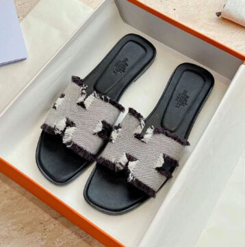 Hermes Calfskin Slipper, Black - AjmanShop