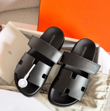 Hermes Chypre Sandal, Black - AjmanShop