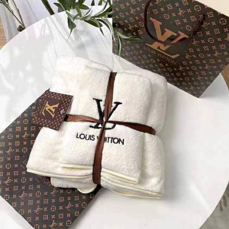 LV Towel 2 Pcs Set - AjmanShop