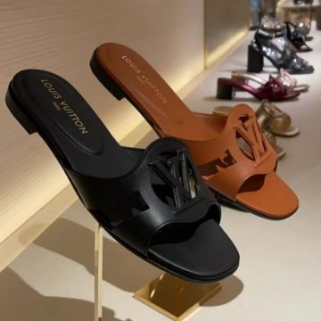 LV Flat Sandal For Women AbuDhabi - AjmanShop